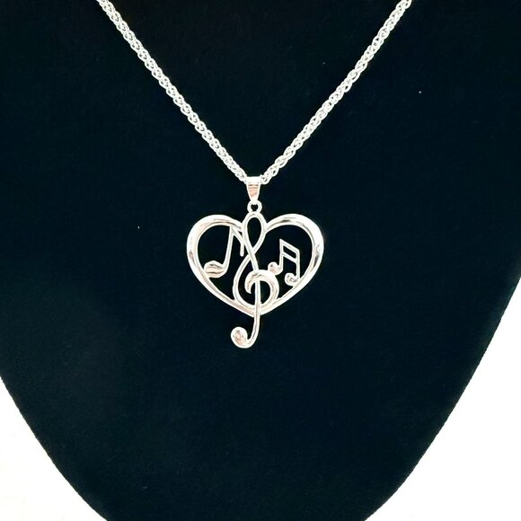 Silver Plated Heart Necklace Treble Clef Music Note Pendant 18-22in Singer - Picture 1 of 7